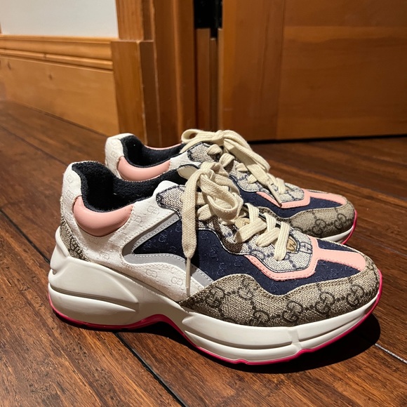 AUTHENTIC GUCCI SNEAKERS - Picture 5 of 8